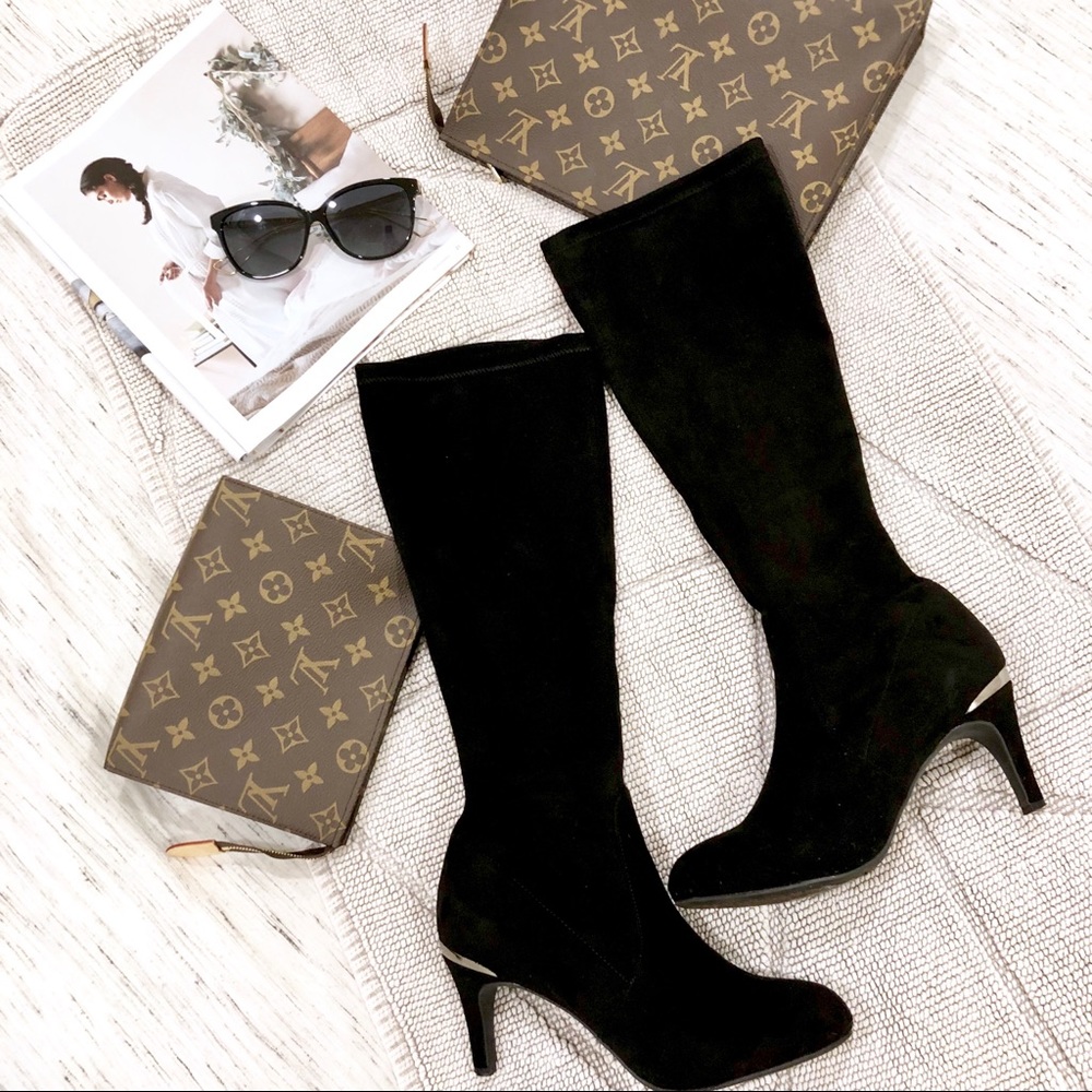 BCBGeneration Sexy Stretch Suede Black Boots sz 6